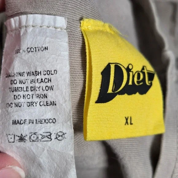 Diet Starts Monday Mens XL T-Shirt The World Is Yours Earth Graphic Short Sleeve - Picture 5 of 6